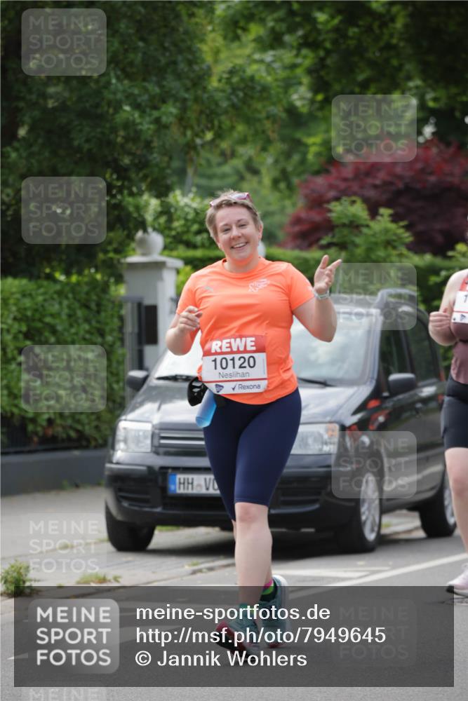 15.06.2025 - REWE Women's Run Jannik Wohlers http://msf.ph/oto/7949645 15.06.2025 08:32:03 Laufen 10120 meine-sportfotos.de