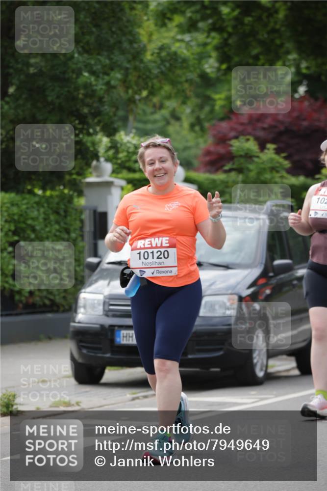 15.06.2025 - REWE Women's Run Jannik Wohlers http://msf.ph/oto/7949649 15.06.2025 08:32:03 Laufen 10120, 10 meine-sportfotos.de
