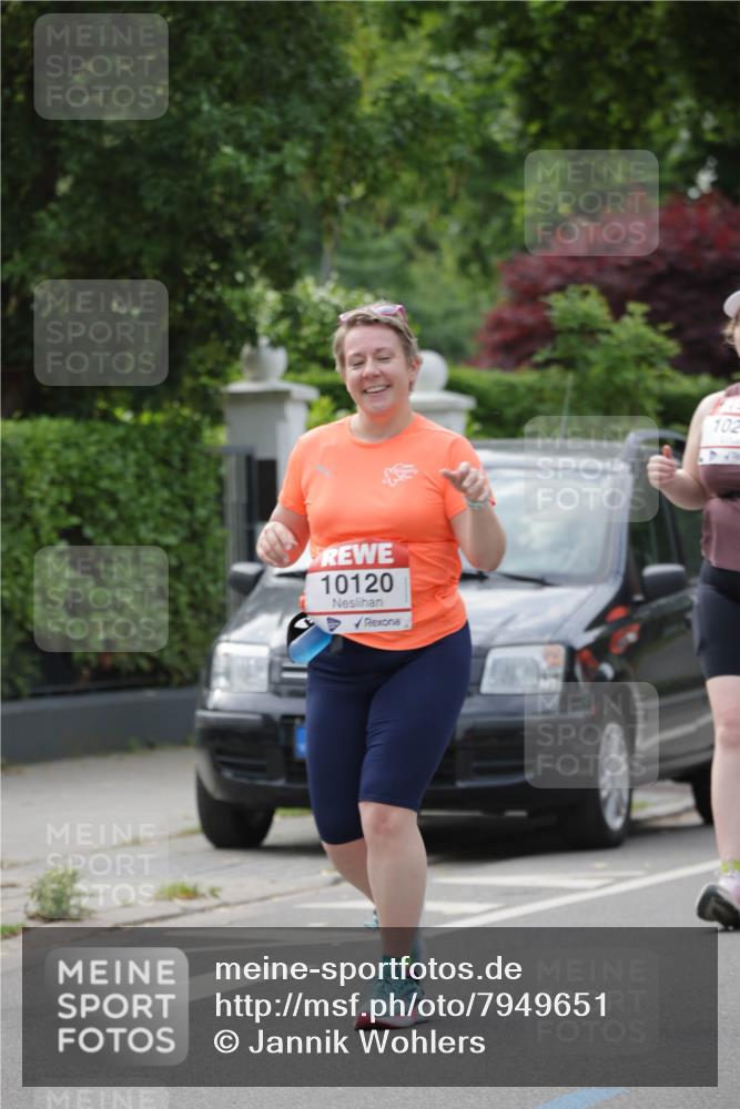 15.06.2025 - REWE Women's Run Jannik Wohlers http://msf.ph/oto/7949651 15.06.2025 08:32:03 Laufen 10120 meine-sportfotos.de