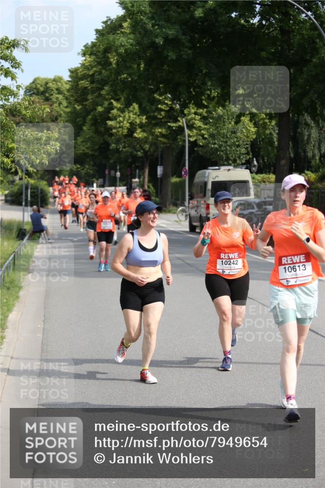 15.06.2025 - REWE Women's Run Jannik Wohlers http://msf.ph/oto/7949654 15.06.2025 09:48:18 Laufen 10477, 10242, 10613 meine-sportfotos.de