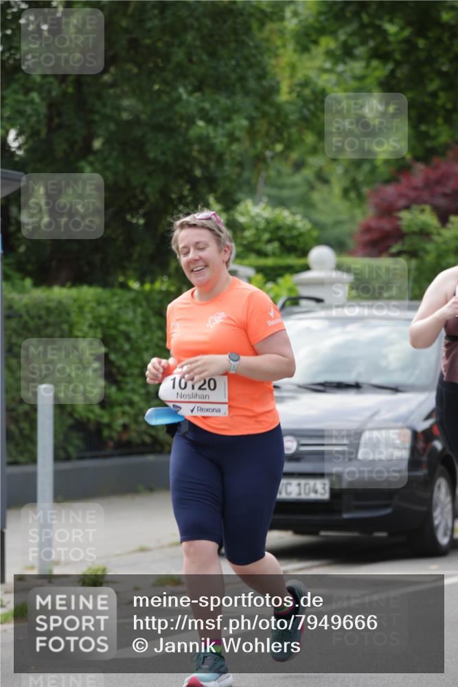 15.06.2025 - REWE Women's Run Jannik Wohlers http://msf.ph/oto/7949666 15.06.2025 08:32:03 Laufen 10120, 1043 meine-sportfotos.de