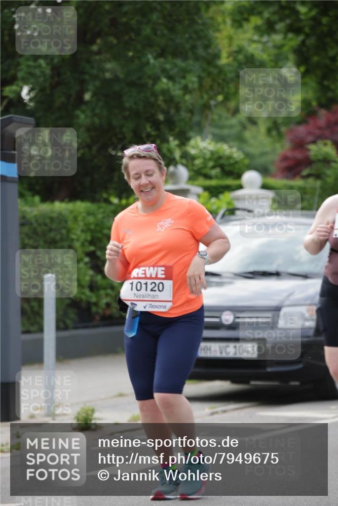 15.06.2025 - REWE Women's Run Jannik Wohlers http://msf.ph/oto/7949675 15.06.2025 08:32:03 Laufen 10120, 1043 meine-sportfotos.de