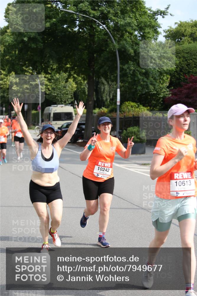 15.06.2025 - REWE Women's Run Jannik Wohlers http://msf.ph/oto/7949677 15.06.2025 09:48:19 Laufen 10242, 10613 meine-sportfotos.de