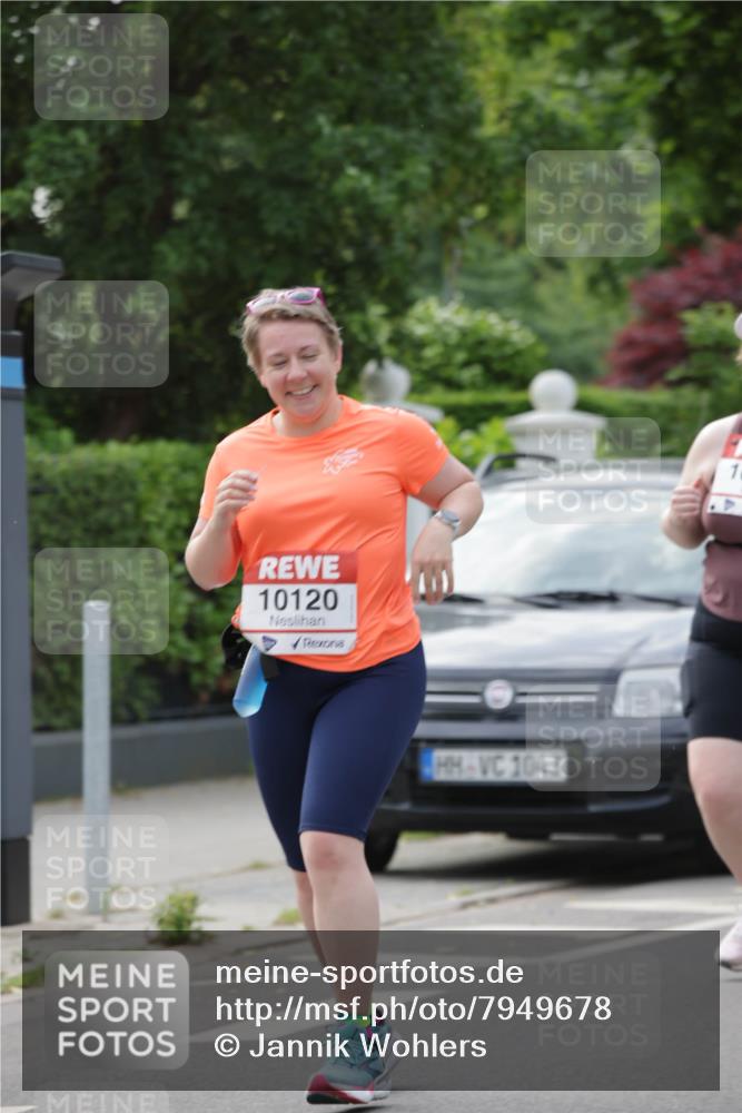 15.06.2025 - REWE Women's Run Jannik Wohlers http://msf.ph/oto/7949678 15.06.2025 08:32:03 Laufen 10120, 1043 meine-sportfotos.de