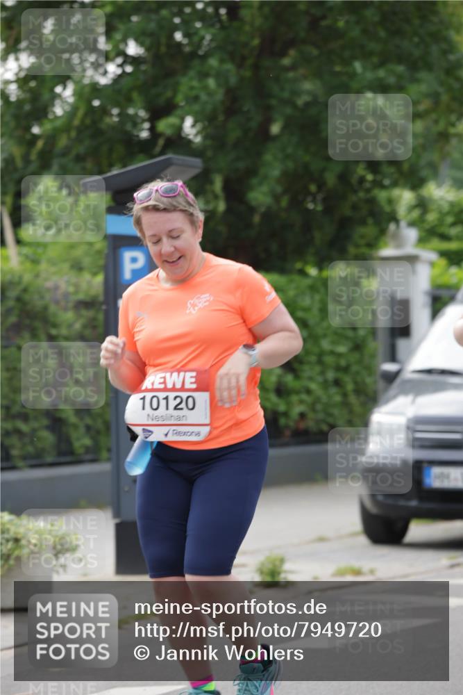 15.06.2025 - REWE Women's Run Jannik Wohlers http://msf.ph/oto/7949720 15.06.2025 08:32:04 Laufen 10120 meine-sportfotos.de