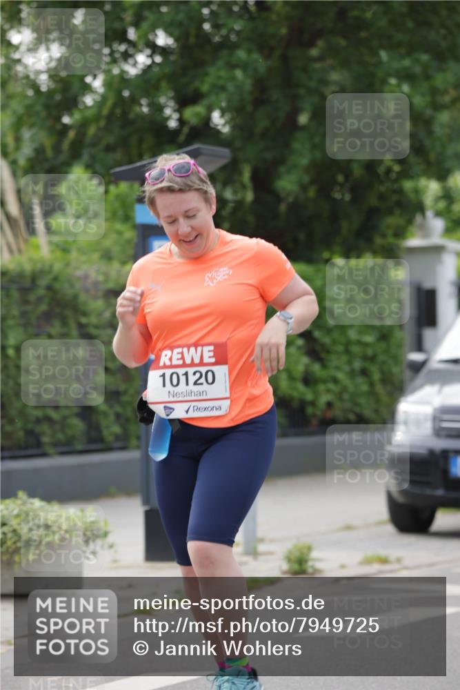 15.06.2025 - REWE Women's Run Jannik Wohlers http://msf.ph/oto/7949725 15.06.2025 08:32:04 Laufen 10120 meine-sportfotos.de
