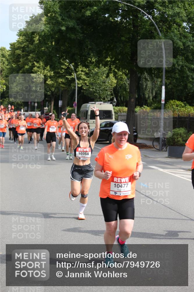 15.06.2025 - REWE Women's Run Jannik Wohlers http://msf.ph/oto/7949726 15.06.2025 09:48:25 Laufen 10354, 10477 meine-sportfotos.de
