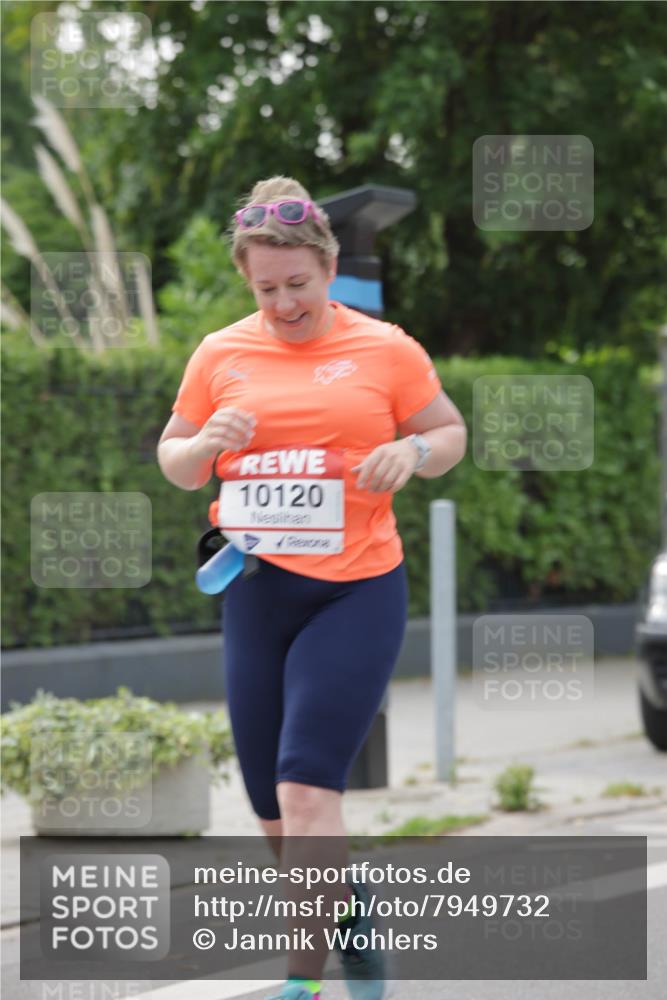 15.06.2025 - REWE Women's Run Jannik Wohlers http://msf.ph/oto/7949732 15.06.2025 08:32:04 Laufen 10120 meine-sportfotos.de