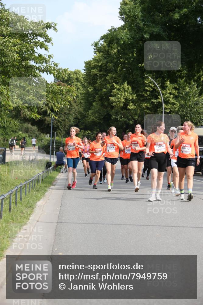 15.06.2025 - REWE Women's Run Jannik Wohlers http://msf.ph/oto/7949759 15.06.2025 09:48:30 Laufen 10413 meine-sportfotos.de