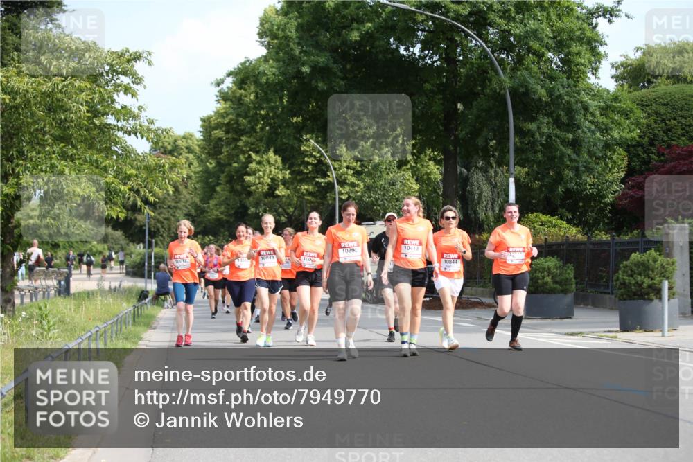 15.06.2025 - REWE Women's Run Jannik Wohlers http://msf.ph/oto/7949770 15.06.2025 09:48:31 Laufen 10413, 1080, 10043, 10017, 1038, 100, 10844 meine-sportfotos.de