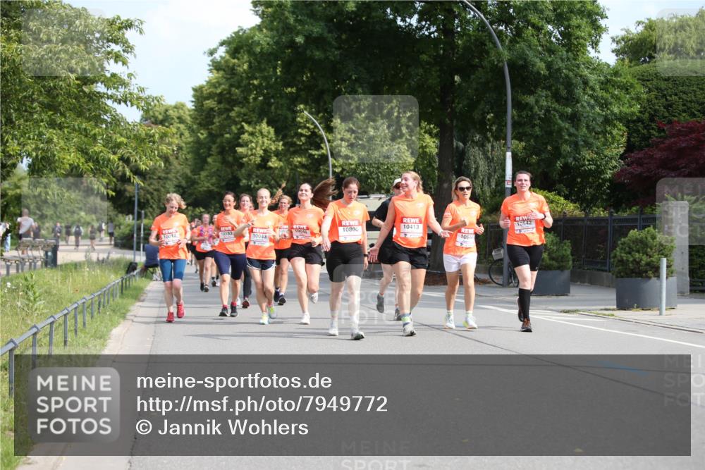 15.06.2025 - REWE Women's Run Jannik Wohlers http://msf.ph/oto/7949772 15.06.2025 09:48:31 Laufen 10017, 10383, 10046, 10805, 10413, 10542, 10043, 1084 meine-sportfotos.de
