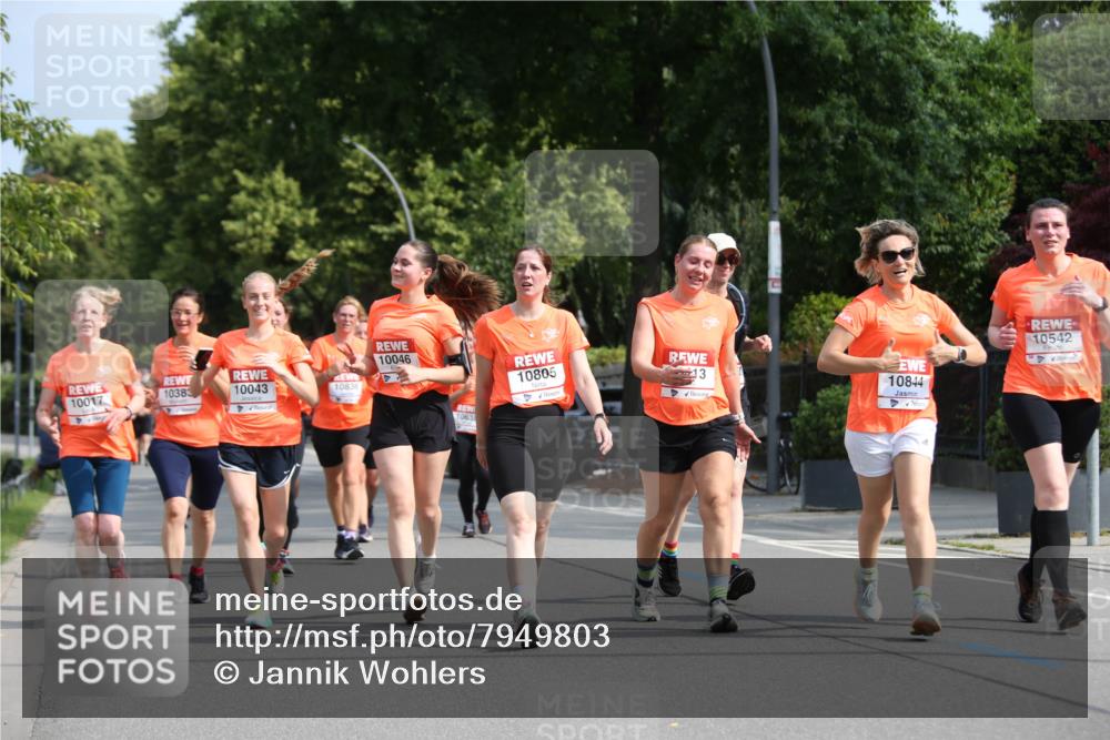 15.06.2025 - REWE Women's Run Jannik Wohlers http://msf.ph/oto/7949803 15.06.2025 09:48:33 Laufen 10017, 10383, 10043, 10836, 10046, 1063, 10805, 13, 10844, 10542 meine-sportfotos.de