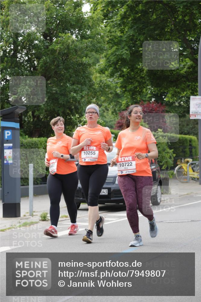 15.06.2025 - REWE Women's Run Jannik Wohlers http://msf.ph/oto/7949807 15.06.2025 08:32:09 Laufen 10255, 10722, 043, 15, 20 meine-sportfotos.de