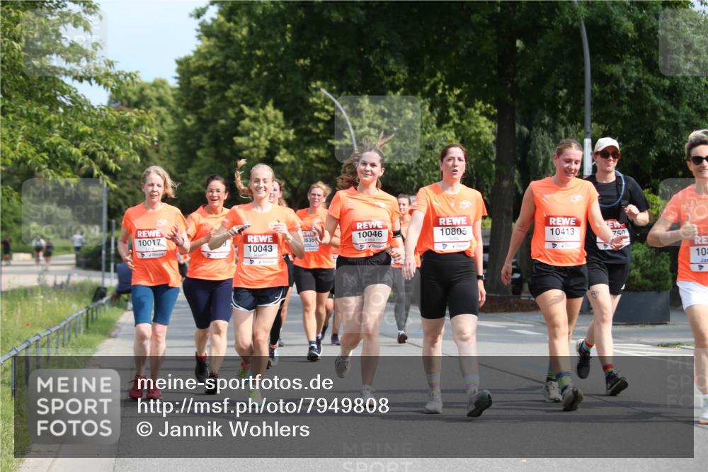 15.06.2025 - REWE Women's Run Jannik Wohlers http://msf.ph/oto/7949808 15.06.2025 09:48:33 Laufen 10017, 10046, 10805, 0836, 10413, 750, 10043, 10 meine-sportfotos.de