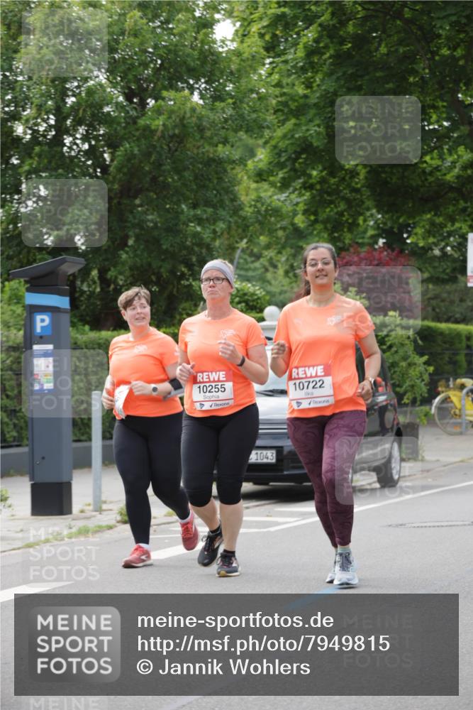 15.06.2025 - REWE Women's Run Jannik Wohlers http://msf.ph/oto/7949815 15.06.2025 08:32:09 Laufen 10255, 10722, 1043 meine-sportfotos.de