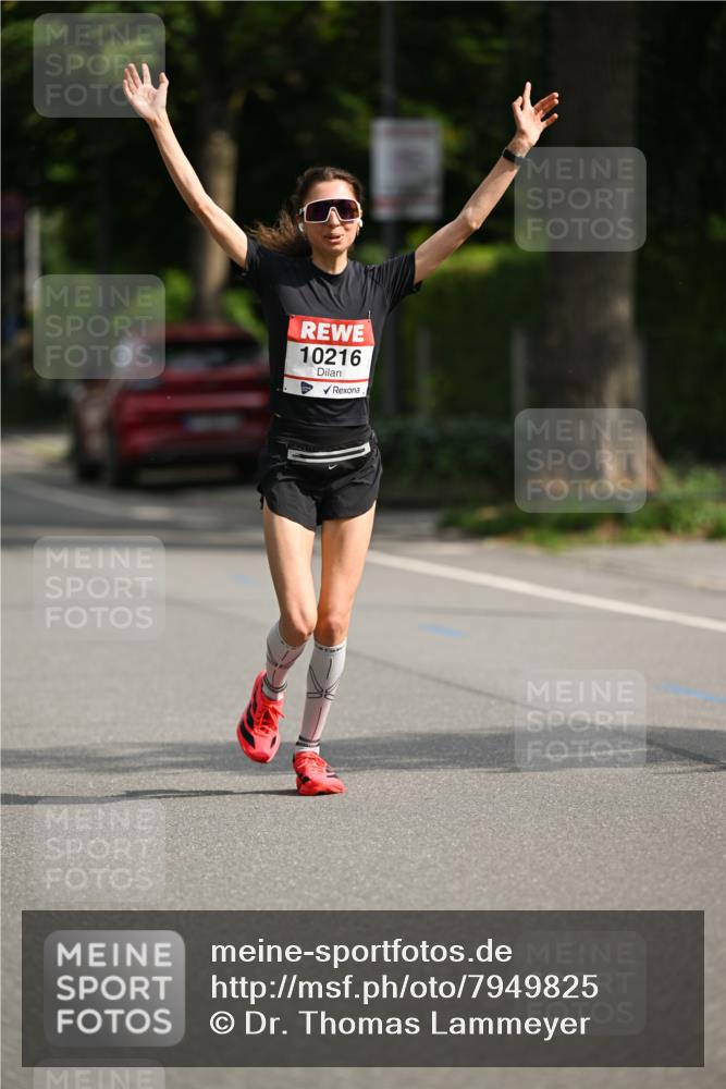 15.06.2025 - REWE Women's Run Dr. Thomas Lammeyer http://msf.ph/oto/7949825 15.06.2025 09:34:56 Laufen 10216 meine-sportfotos.de