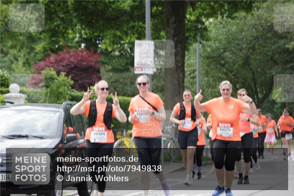 15.06.2025 - REWE Women's Run Jannik Wohlers http://msf.ph/oto/7949838 15.06.2025 08:32:13 Laufen 1043, 10304, 10575 meine-sportfotos.de