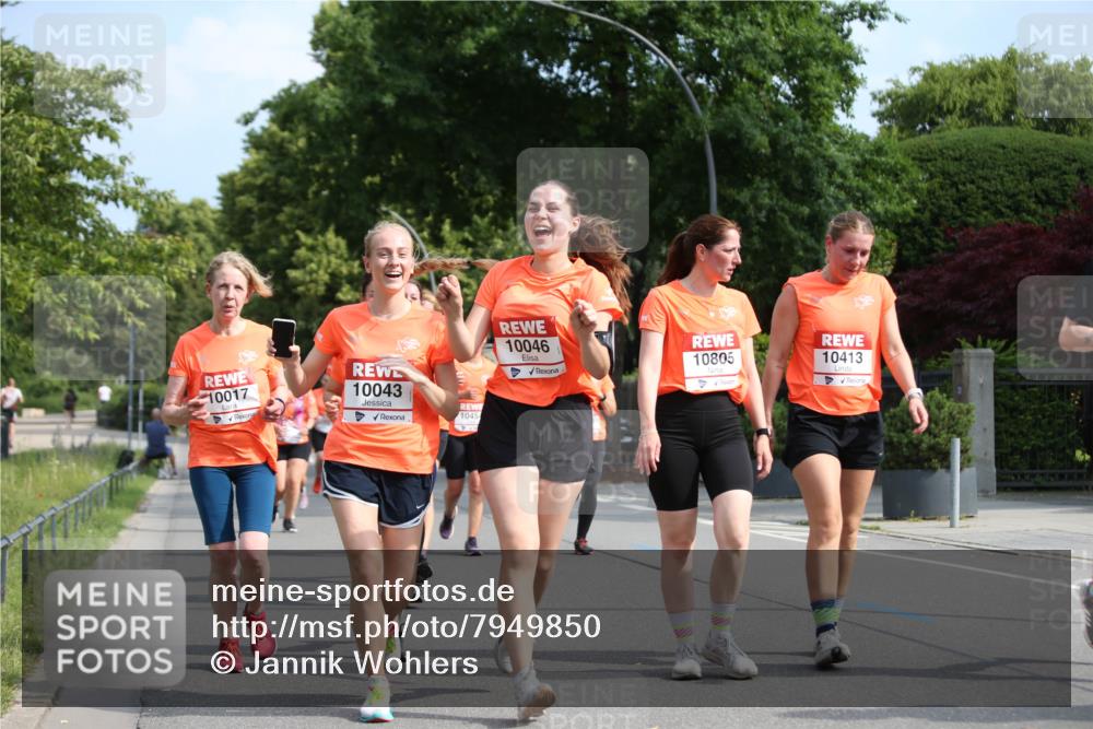15.06.2025 - REWE Women's Run Jannik Wohlers http://msf.ph/oto/7949850 15.06.2025 09:48:35 Laufen 10017, 10043, 1045, 10046, 10805, 10413 meine-sportfotos.de