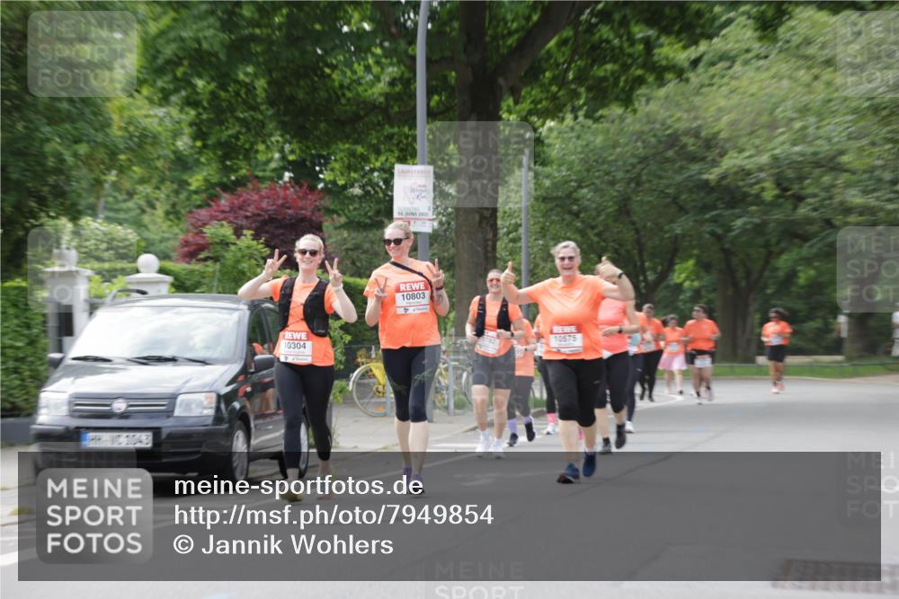 15.06.2025 - REWE Women's Run Jannik Wohlers http://msf.ph/oto/7949854 15.06.2025 08:32:13 Laufen 10304, 15, 2025, 10803, 10575 meine-sportfotos.de