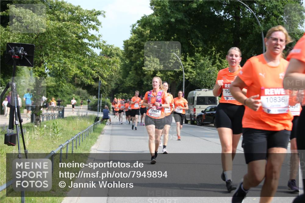 15.06.2025 - REWE Women's Run Jannik Wohlers http://msf.ph/oto/7949894 15.06.2025 09:48:38 Laufen 77, 10358, 10464, 10, 10836, 0454 meine-sportfotos.de