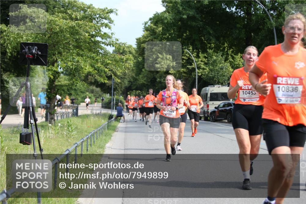 15.06.2025 - REWE Women's Run Jannik Wohlers http://msf.ph/oto/7949899 15.06.2025 09:48:38 Laufen 0464, 10455, 10836 meine-sportfotos.de