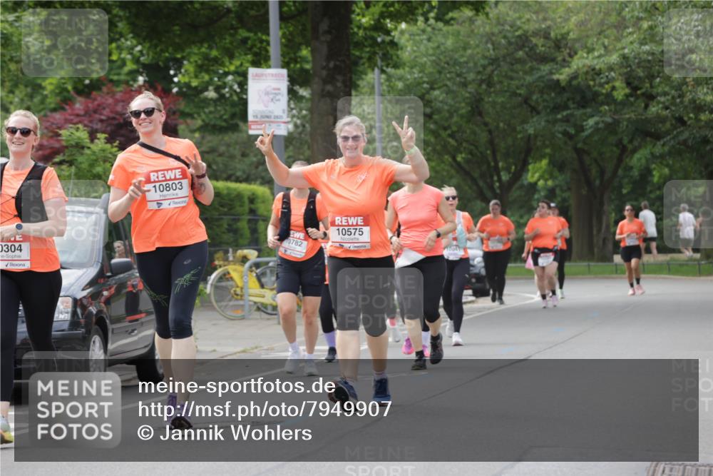 15.06.2025 - REWE Women's Run Jannik Wohlers http://msf.ph/oto/7949907 15.06.2025 08:32:14 Laufen 0304, 10803, 2021, 0782, 10575 meine-sportfotos.de