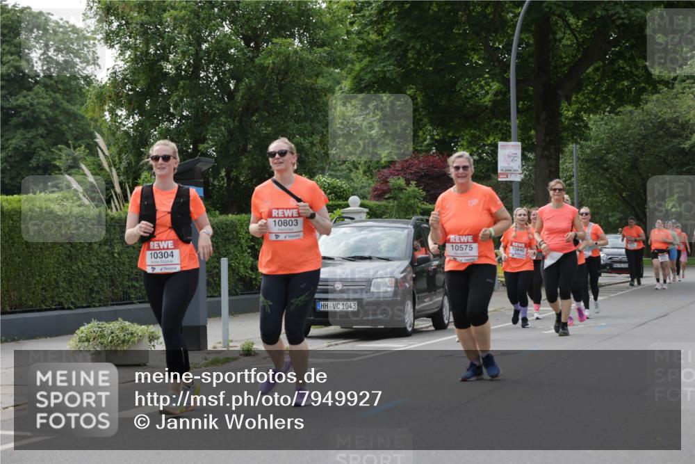 15.06.2025 - REWE Women's Run Jannik Wohlers http://msf.ph/oto/7949927 15.06.2025 08:32:16 Laufen 10304, 10803, 1043, 10575, 10840, 139 meine-sportfotos.de