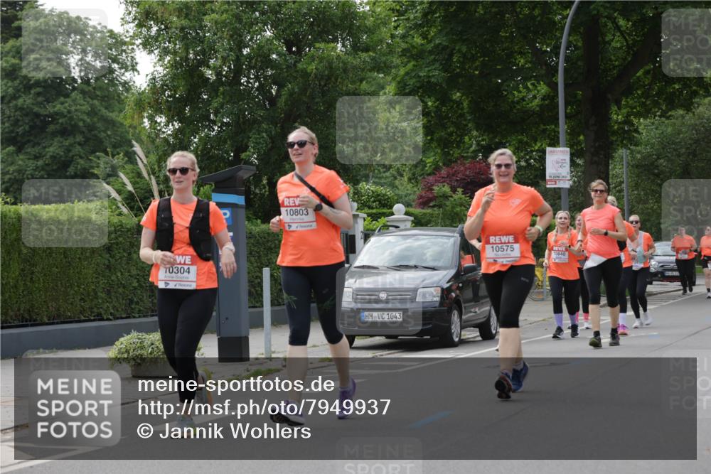 15.06.2025 - REWE Women's Run Jannik Wohlers http://msf.ph/oto/7949937 15.06.2025 08:32:16 Laufen 0304, 10803, 1043, 15, 2025, 10575, 10840 meine-sportfotos.de