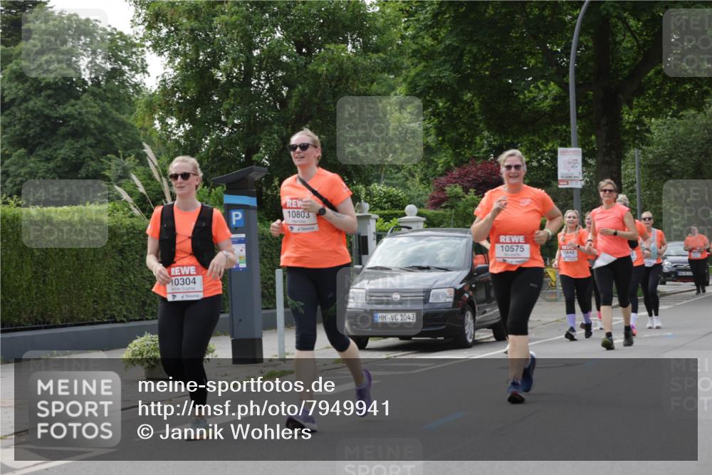 15.06.2025 - REWE Women's Run Jannik Wohlers http://msf.ph/oto/7949941 15.06.2025 08:32:16 Laufen 10304, 10803, 1043, 10575, 10840 meine-sportfotos.de