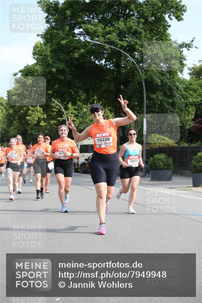 15.06.2025 - REWE Women's Run Jannik Wohlers http://msf.ph/oto/7949948 15.06.2025 09:48:48 Laufen 10, 10648, 107, 10239, 10650 meine-sportfotos.de