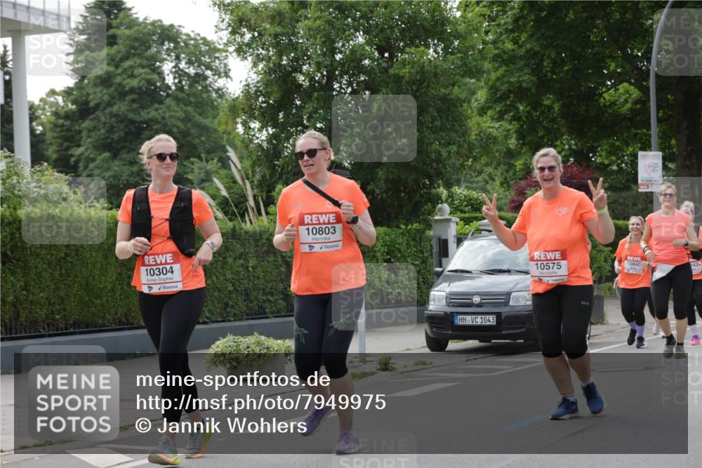 15.06.2025 - REWE Women's Run Jannik Wohlers http://msf.ph/oto/7949975 15.06.2025 08:32:17 Laufen 10304, 10803, 1043, 10575, 10840, 842 meine-sportfotos.de