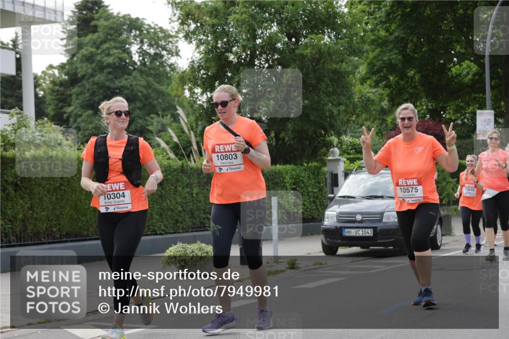 15.06.2025 - REWE Women's Run Jannik Wohlers http://msf.ph/oto/7949981 15.06.2025 08:32:17 Laufen 10304, 10803, 1043, 10575, 10840, 15 meine-sportfotos.de
