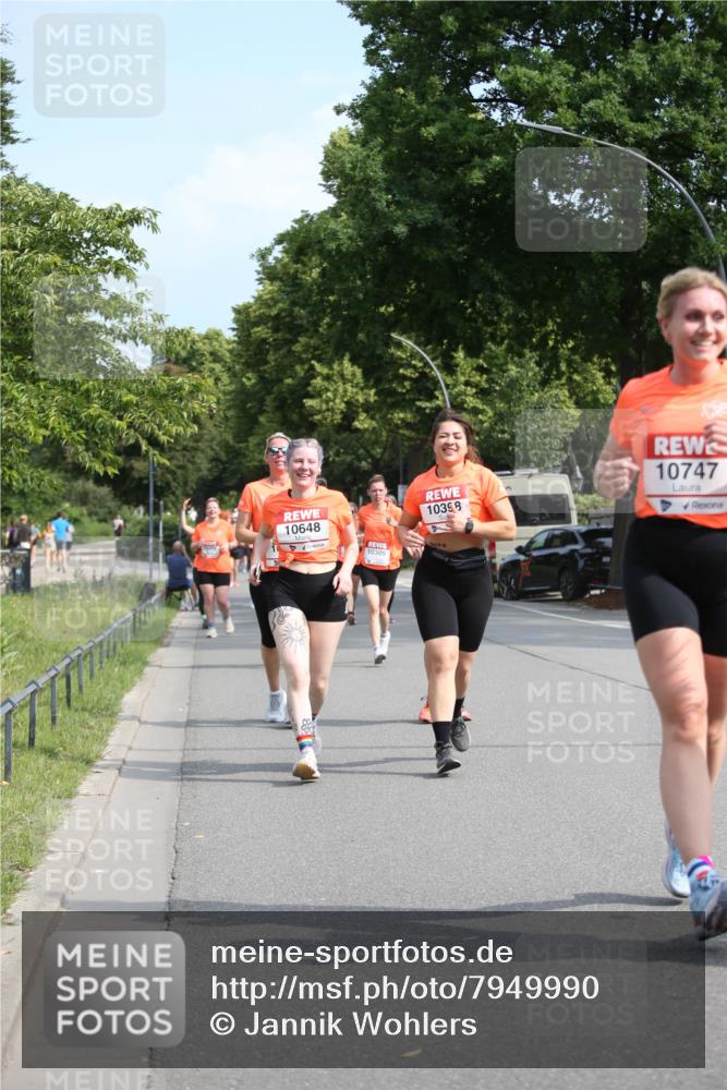 15.06.2025 - REWE Women's Run Jannik Wohlers http://msf.ph/oto/7949990 15.06.2025 09:48:50 Laufen 10648, 10398, 10747 meine-sportfotos.de