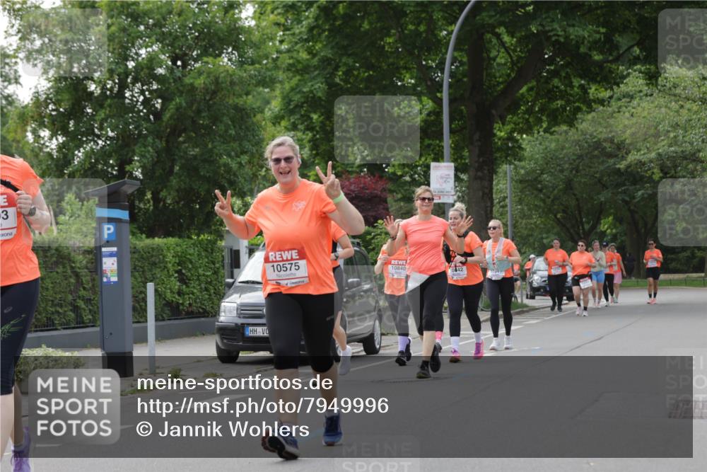 15.06.2025 - REWE Women's Run Jannik Wohlers http://msf.ph/oto/7949996 15.06.2025 08:32:18 Laufen 3, 10575, 15, 2925, 10840, 10842, 7094 meine-sportfotos.de
