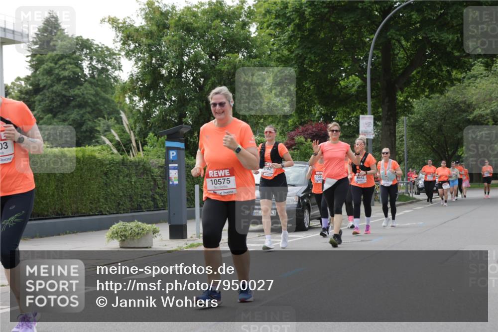 15.06.2025 - REWE Women's Run Jannik Wohlers http://msf.ph/oto/7950027 15.06.2025 08:32:18 Laufen 03, 10575, 0782, 1084, 10842, 43 meine-sportfotos.de