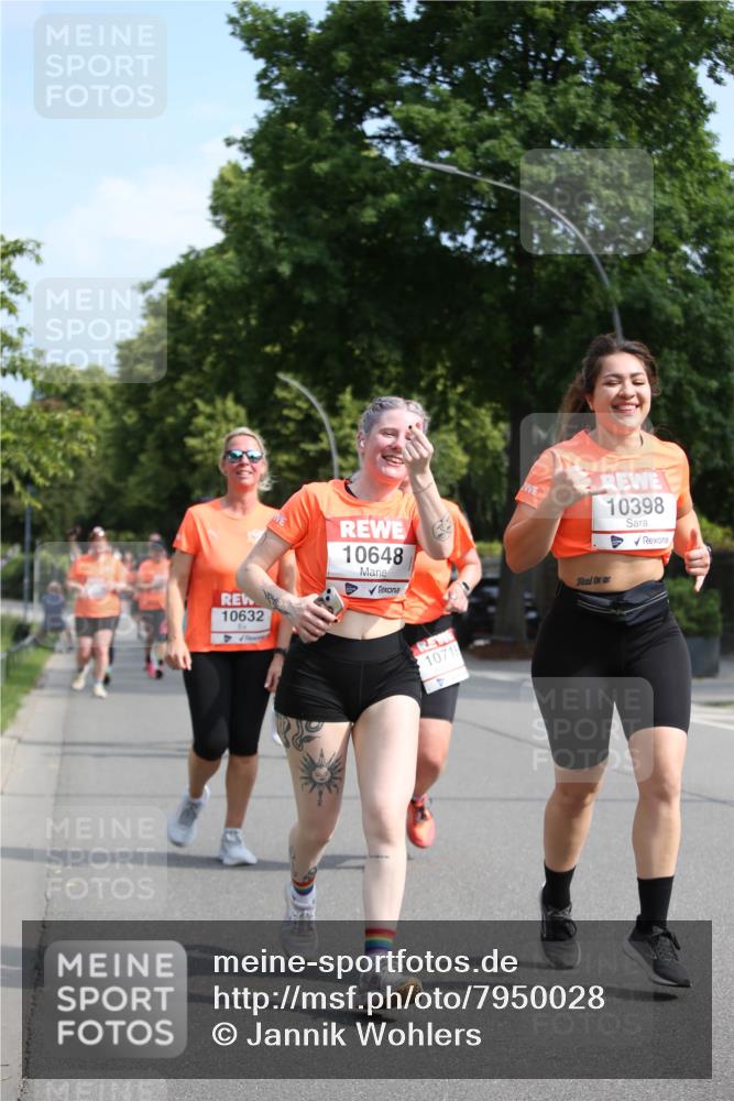 15.06.2025 - REWE Women's Run Jannik Wohlers http://msf.ph/oto/7950028 15.06.2025 09:48:52 Laufen 10632, 10648, 10718, 10398 meine-sportfotos.de