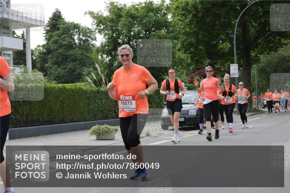 15.06.2025 - REWE Women's Run Jannik Wohlers http://msf.ph/oto/7950049 15.06.2025 08:32:19 Laufen 10575, 10782, 1043 meine-sportfotos.de