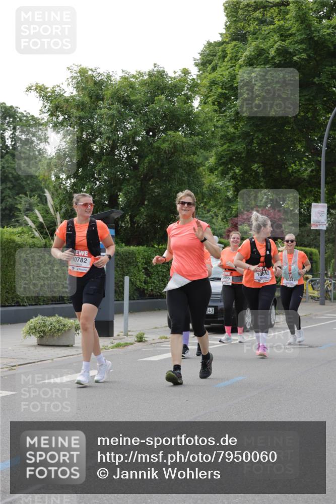 15.06.2025 - REWE Women's Run Jannik Wohlers http://msf.ph/oto/7950060 15.06.2025 08:32:20 Laufen 10782, 43, 10655, 10842, 1084 meine-sportfotos.de