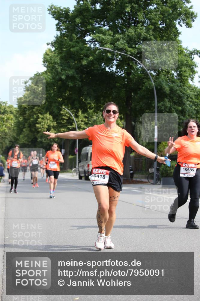 15.06.2025 - REWE Women's Run Jannik Wohlers http://msf.ph/oto/7950091 15.06.2025 09:49:02 Laufen 10380, 0418, 10685 meine-sportfotos.de