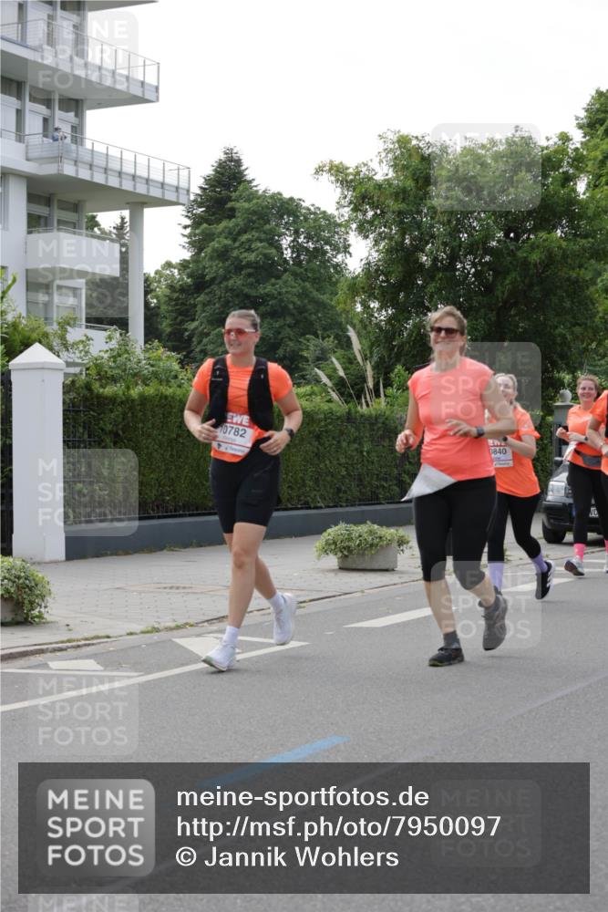 15.06.2025 - REWE Women's Run Jannik Wohlers http://msf.ph/oto/7950097 15.06.2025 08:32:21 Laufen 0840 meine-sportfotos.de