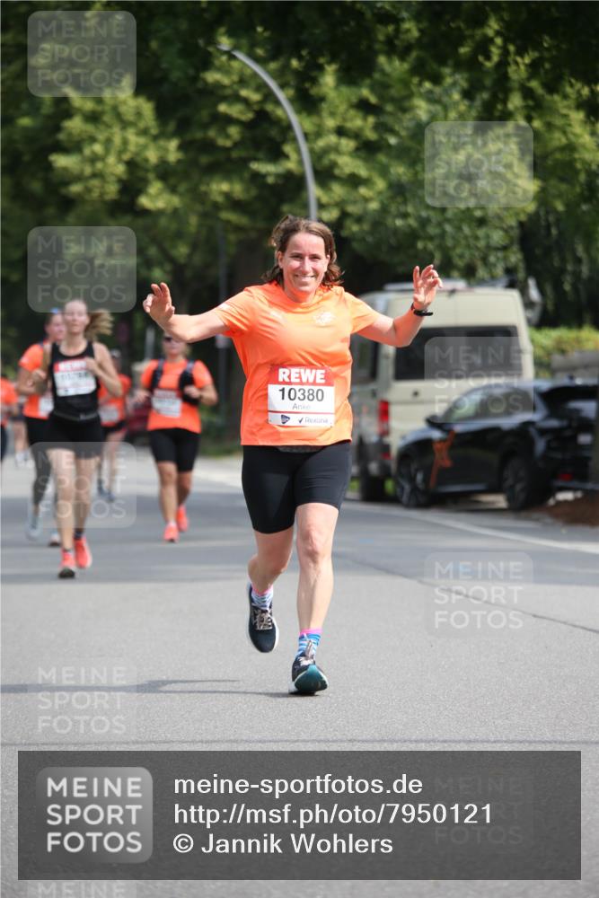 15.06.2025 - REWE Women's Run Jannik Wohlers http://msf.ph/oto/7950121 15.06.2025 09:49:04 Laufen 10380 meine-sportfotos.de