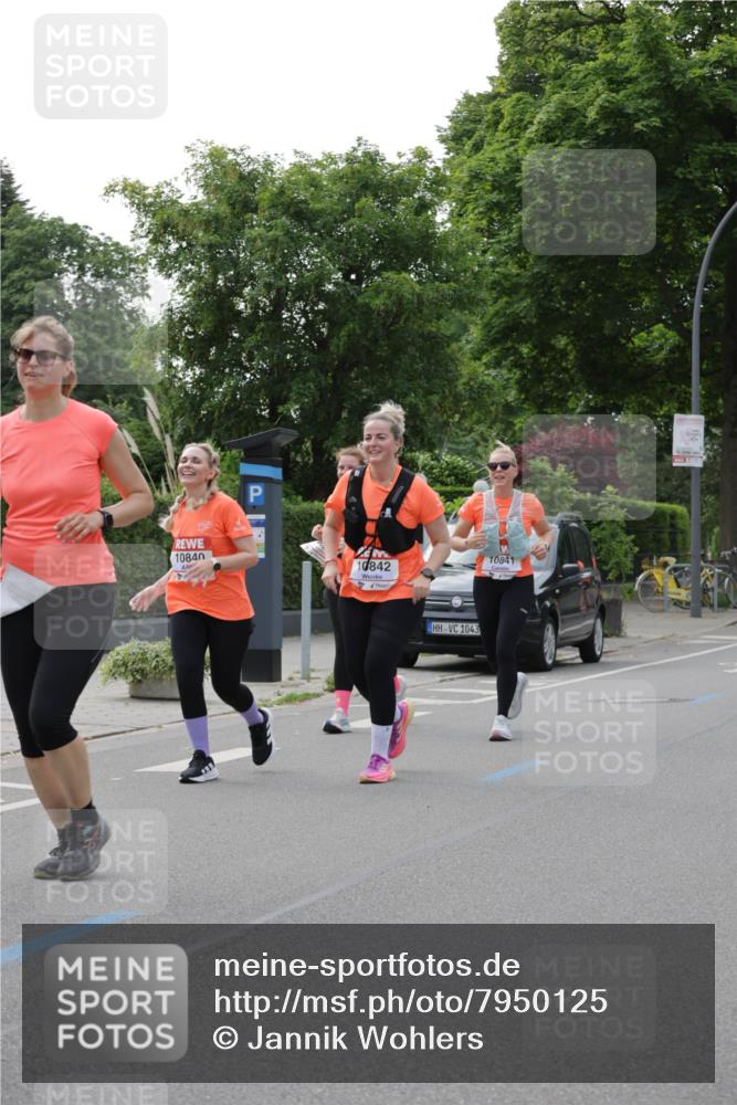 15.06.2025 - REWE Women's Run Jannik Wohlers http://msf.ph/oto/7950125 15.06.2025 08:32:22 Laufen 10840, 10842, 1043, 10841 meine-sportfotos.de