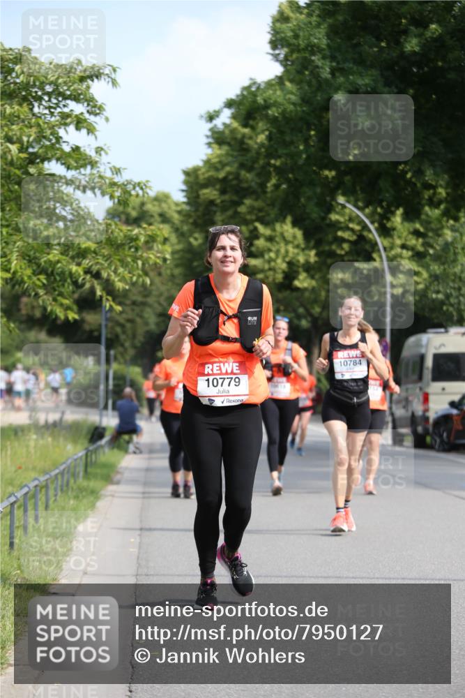 15.06.2025 - REWE Women's Run Jannik Wohlers http://msf.ph/oto/7950127 15.06.2025 09:49:08 Laufen 10779, 10784 meine-sportfotos.de