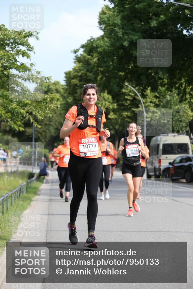 15.06.2025 - REWE Women's Run Jannik Wohlers http://msf.ph/oto/7950133 15.06.2025 09:49:08 Laufen 10779, 10784 meine-sportfotos.de