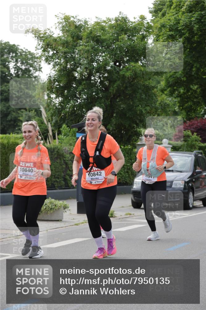 15.06.2025 - REWE Women's Run Jannik Wohlers http://msf.ph/oto/7950135 15.06.2025 08:32:22 Laufen 10840, 0842, 10841 meine-sportfotos.de