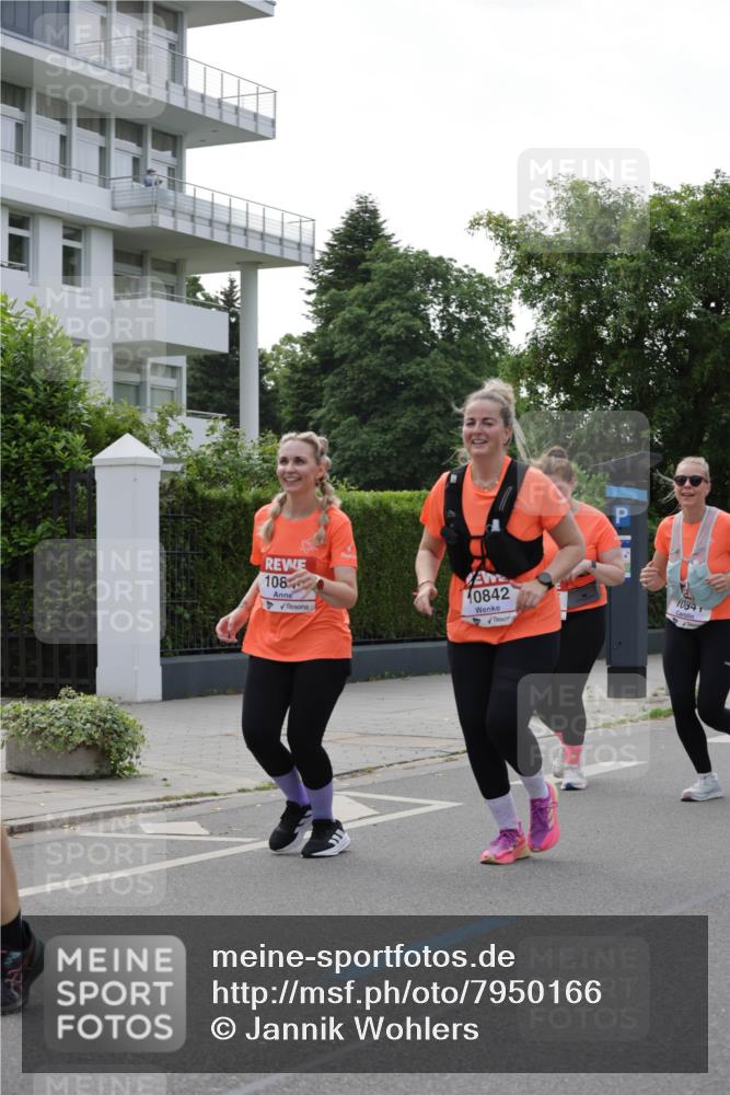 15.06.2025 - REWE Women's Run Jannik Wohlers http://msf.ph/oto/7950166 15.06.2025 08:32:23 Laufen 108, 10842, 1084 meine-sportfotos.de