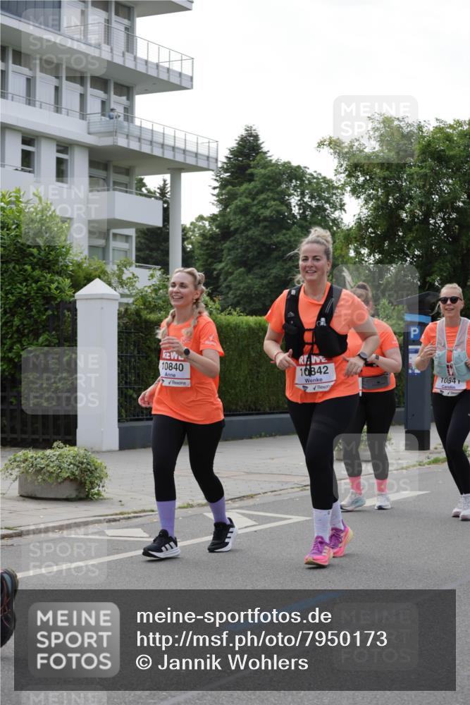 15.06.2025 - REWE Women's Run Jannik Wohlers http://msf.ph/oto/7950173 15.06.2025 08:32:23 Laufen 10840, 10842, 1084 meine-sportfotos.de