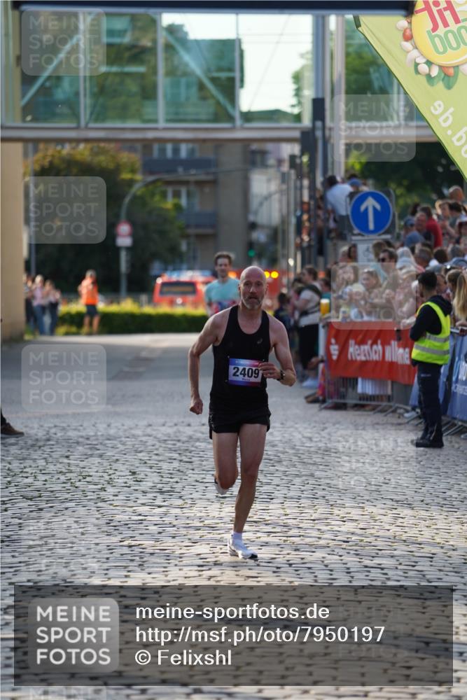 13.06.2025 - Holstenköstenlauf Felixshl http://msf.ph/oto/7950197 13.06.2025 19:36:16 Laufen 2409, 2552 meine-sportfotos.de