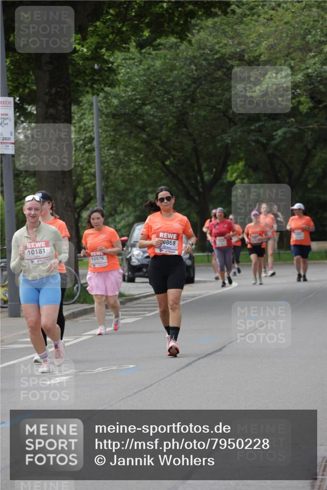 15.06.2025 - REWE Women's Run Jannik Wohlers http://msf.ph/oto/7950228 15.06.2025 08:32:27 Laufen 2025, 10181, 10576, 0869 meine-sportfotos.de
