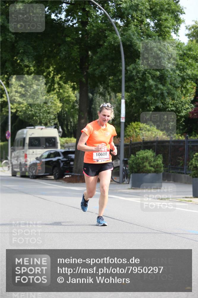 15.06.2025 - REWE Women's Run Jannik Wohlers http://msf.ph/oto/7950297 15.06.2025 09:49:17 Laufen 10600 meine-sportfotos.de